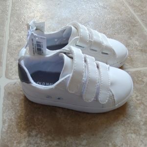 Old Navy white velcro shoes